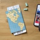 Kadotip World Traveller Passport Case - paspoorthoes | Kikkerland